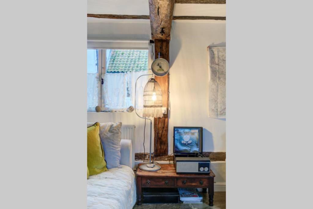 The Dairy, One Bedroom Cottage In A 15Th Century Farmhouse Parham Ngoại thất bức ảnh
